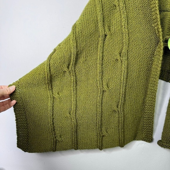 Handmade Moss Green Cable Knit Sweater Shawl Wrap Oversized Button Closure OSFM - Picture 11 of 12